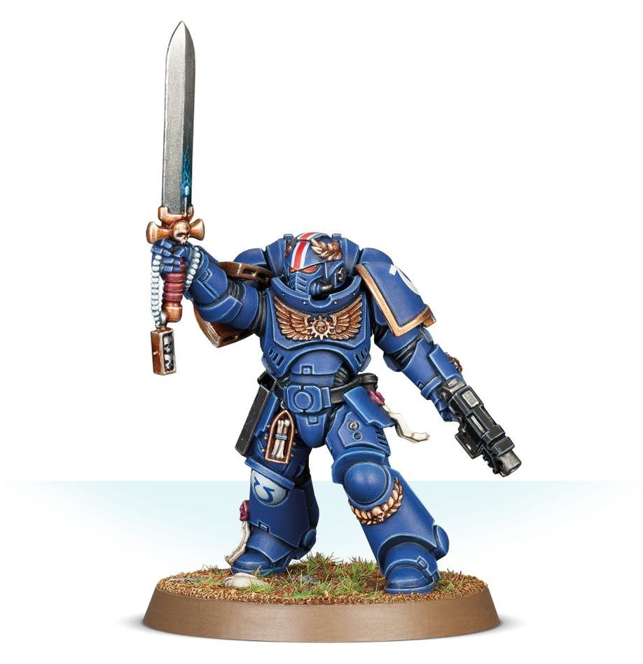 Warhammer 40k : Primaris Lieutenant with Power Sword